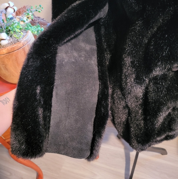 VINTAGE ADOLPH VINTAGE ADOLPH SCHUMAN FOR LILLI ANN FAUX FUR/SUEDE COAT BLACK - Picture 4 of 9